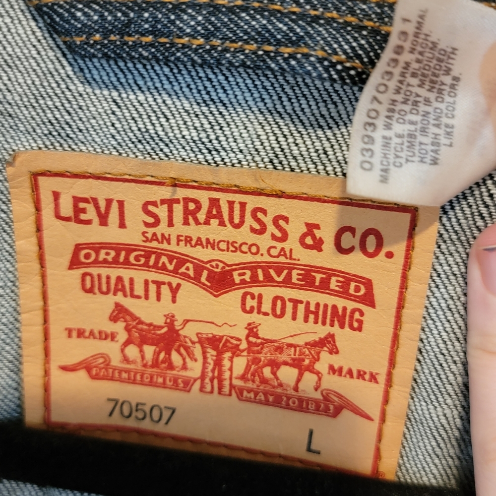 Levi's Men's Denim Jacket - Classic Blue - Picture 9 of 11